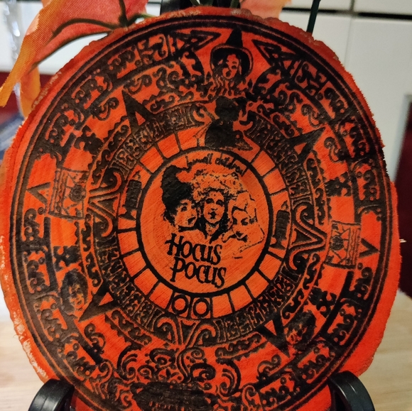 Hocus pocus Aztec calendar design - Picture 2 of 4